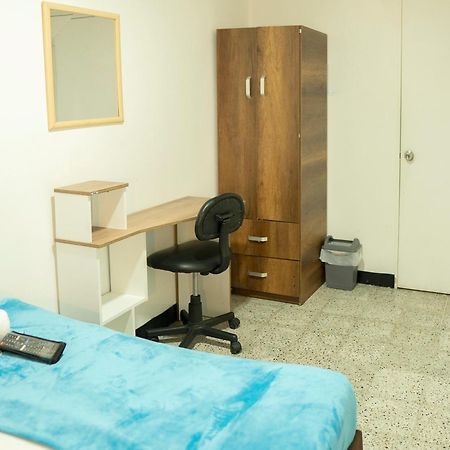 Africa House-Casa Hotel Laureles-La70 Medellín Kültér fotó