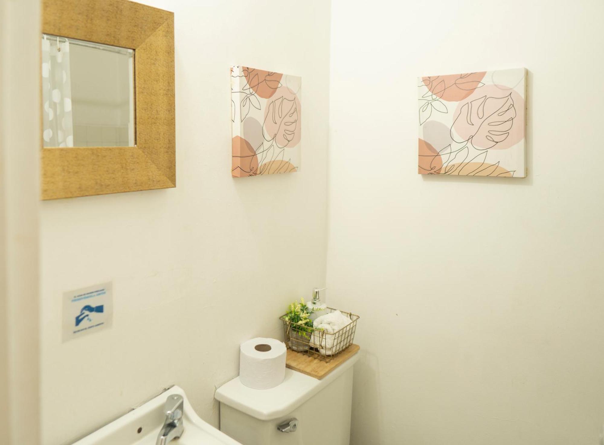 Africa House-Casa Hotel Laureles-La70 Medellín Kültér fotó