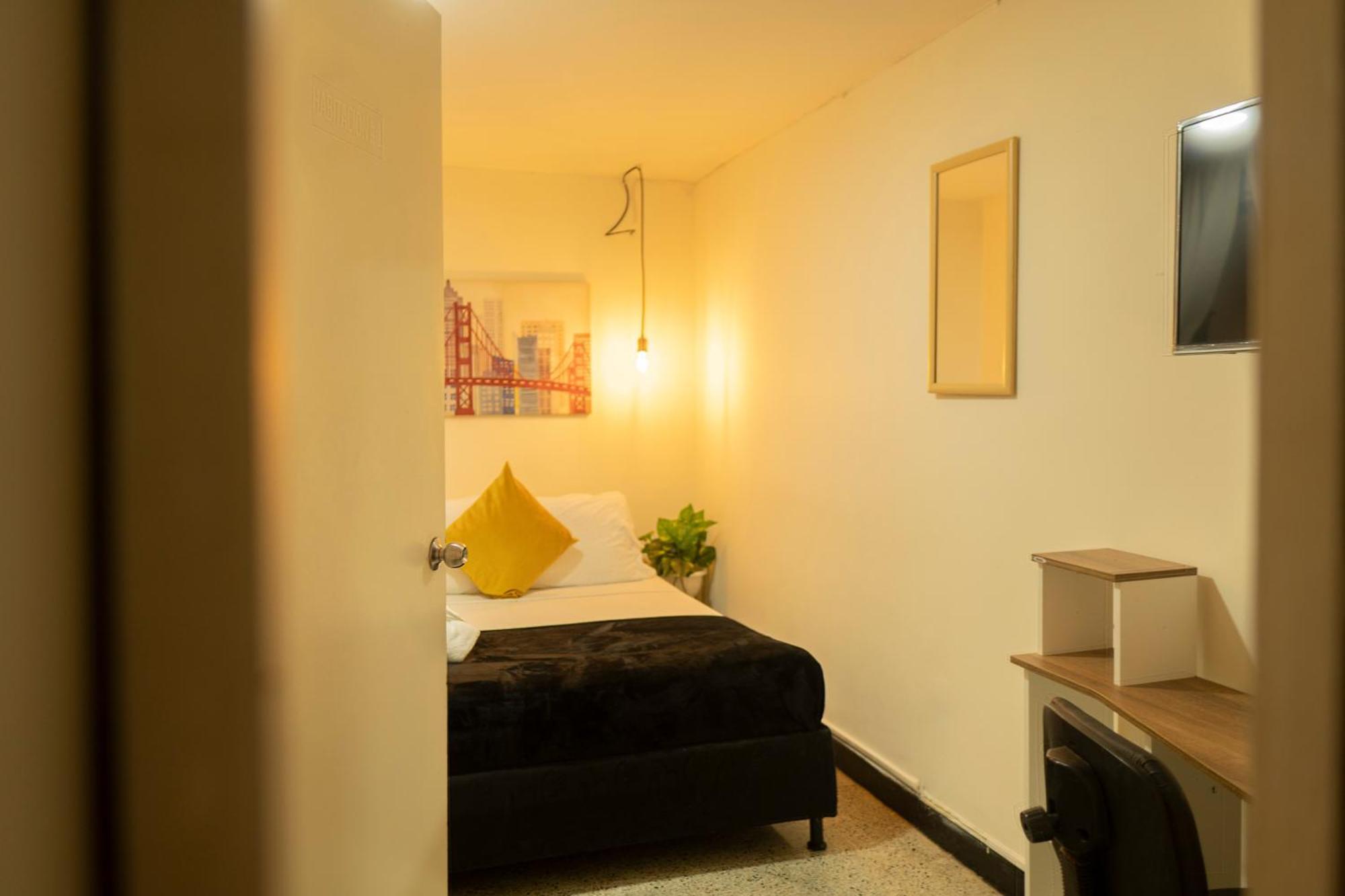 Africa House-Casa Hotel Laureles-La70 Medellín Kültér fotó