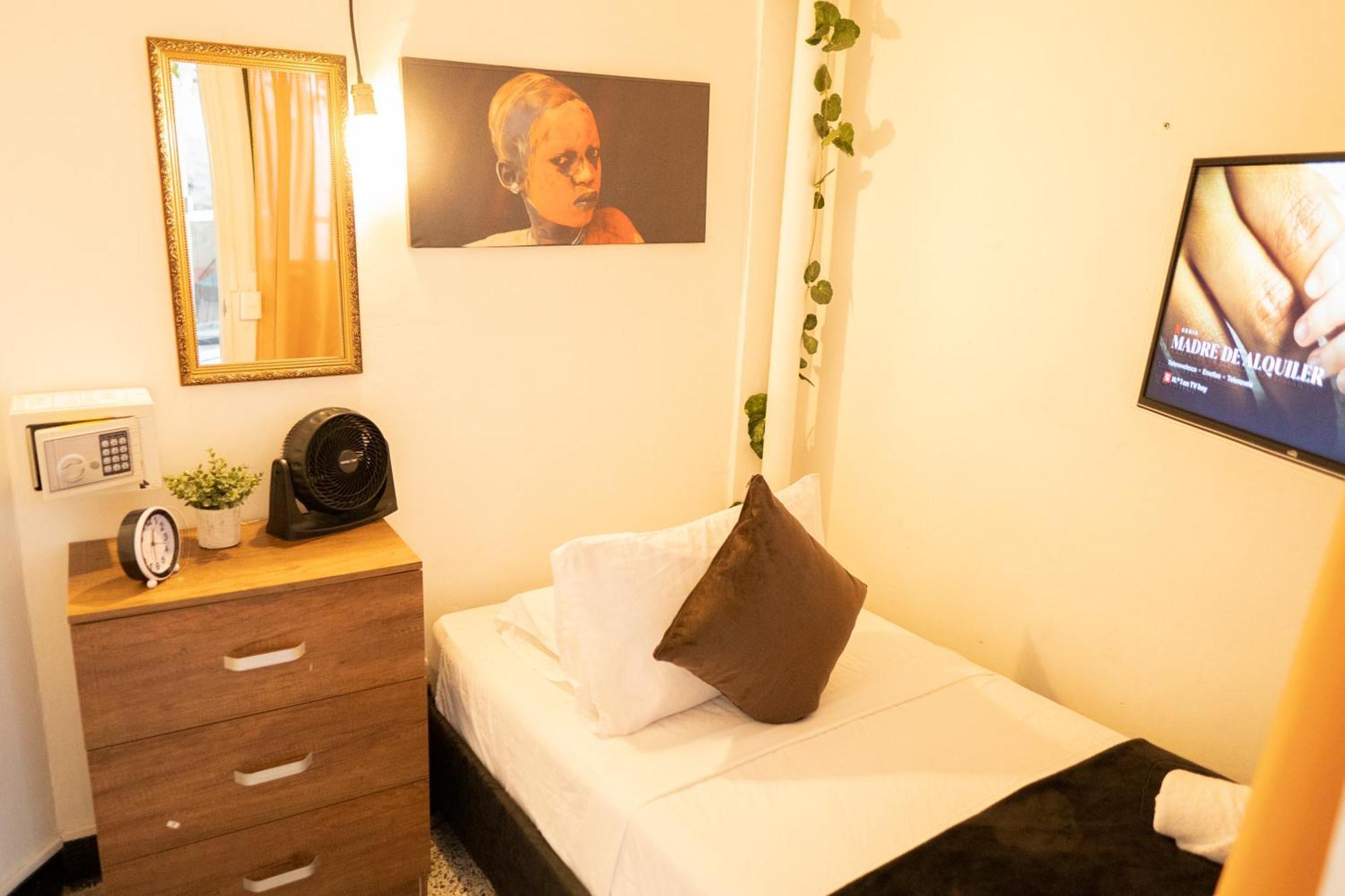 Africa House-Casa Hotel Laureles-La70 Medellín Kültér fotó