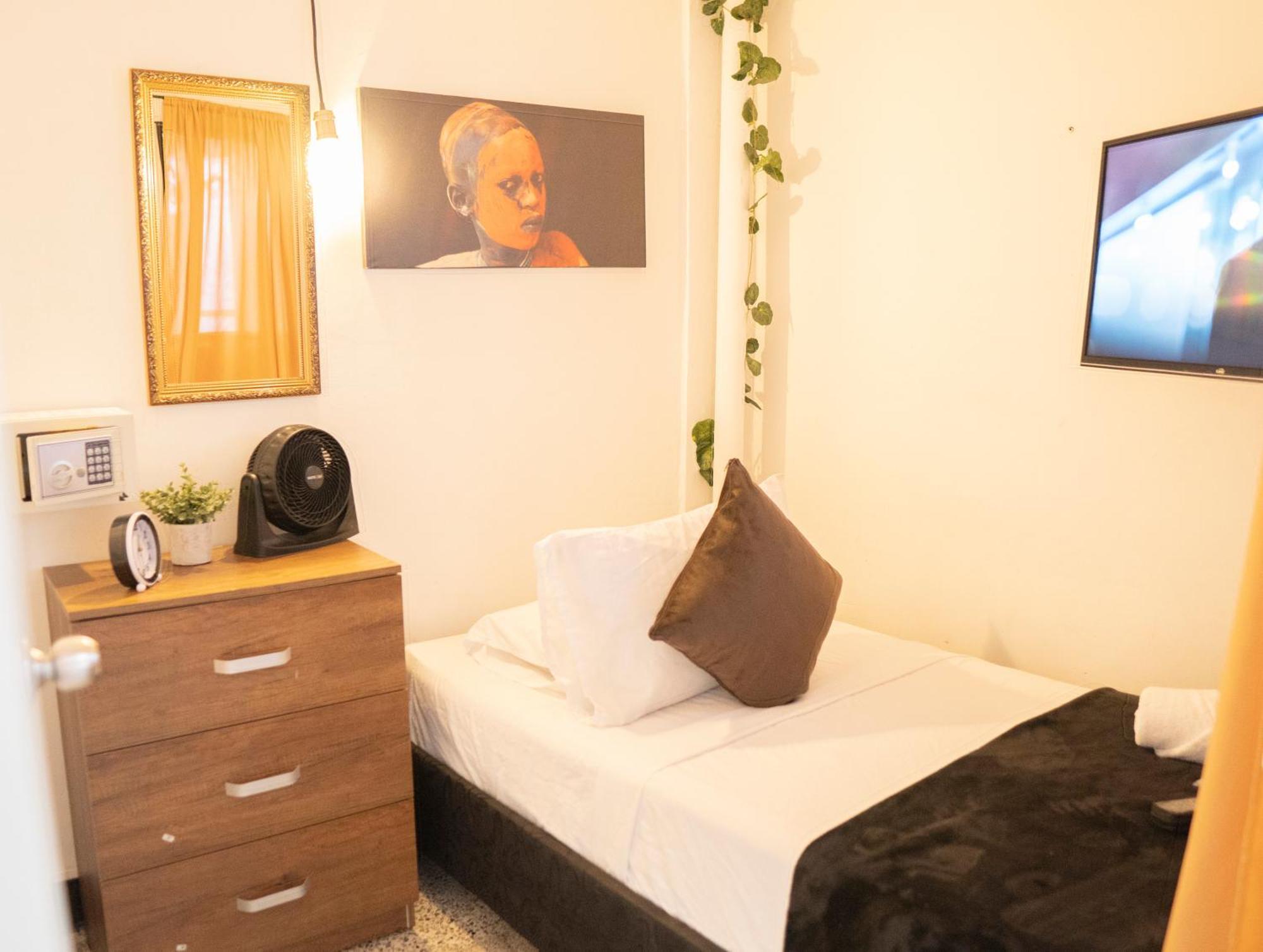 Africa House-Casa Hotel Laureles-La70 Medellín Kültér fotó
