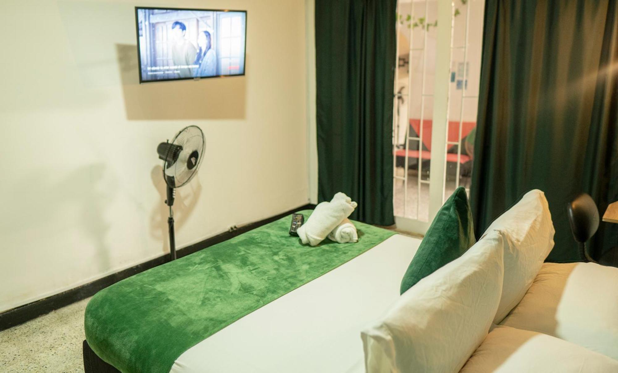 Africa House-Casa Hotel Laureles-La70 Medellín Kültér fotó