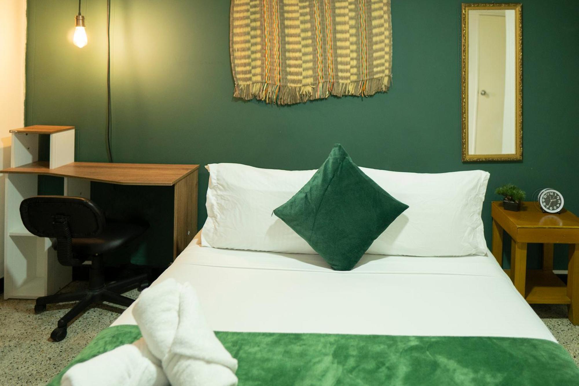 Africa House-Casa Hotel Laureles-La70 Medellín Kültér fotó