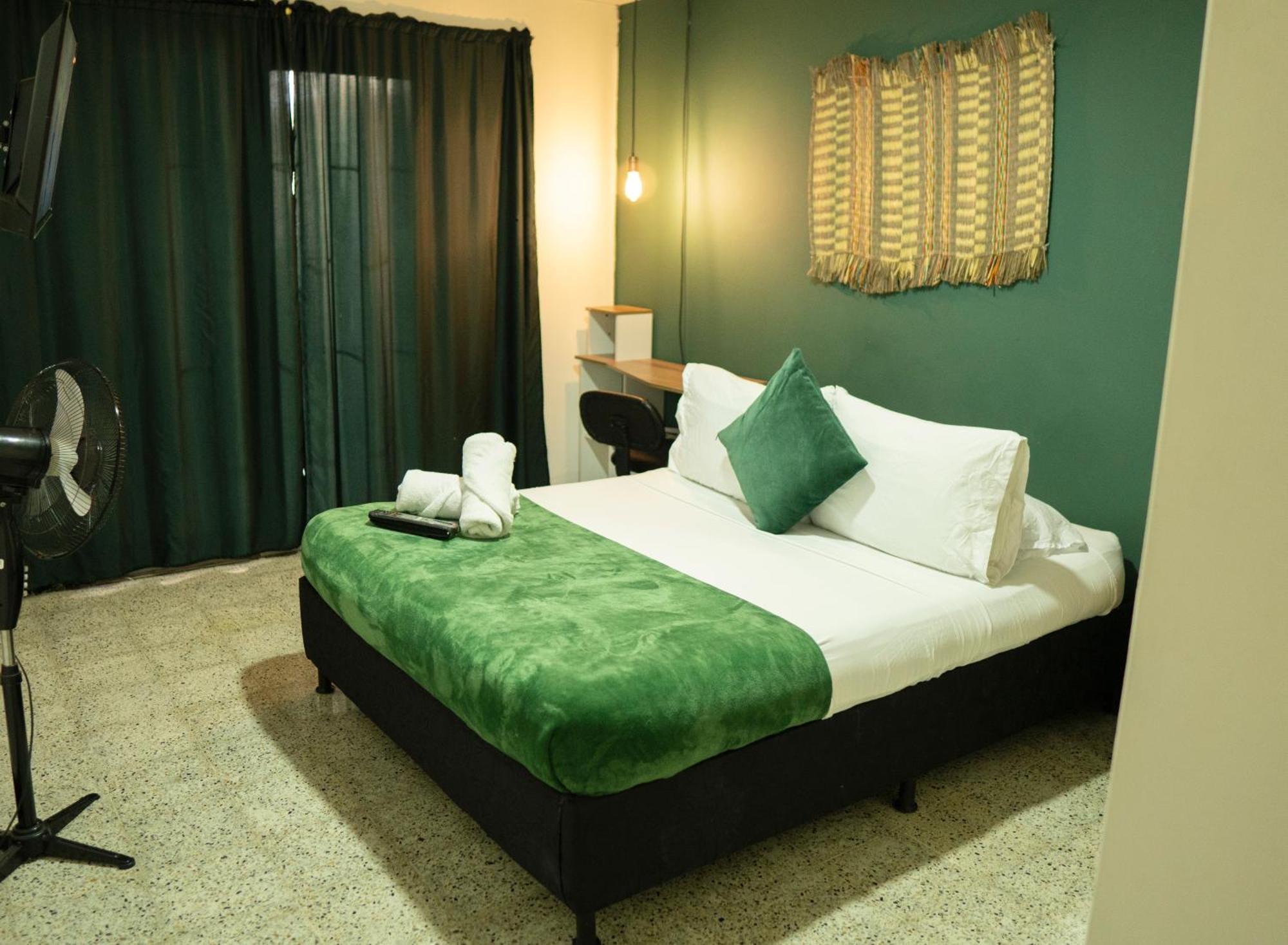 Africa House-Casa Hotel Laureles-La70 Medellín Kültér fotó