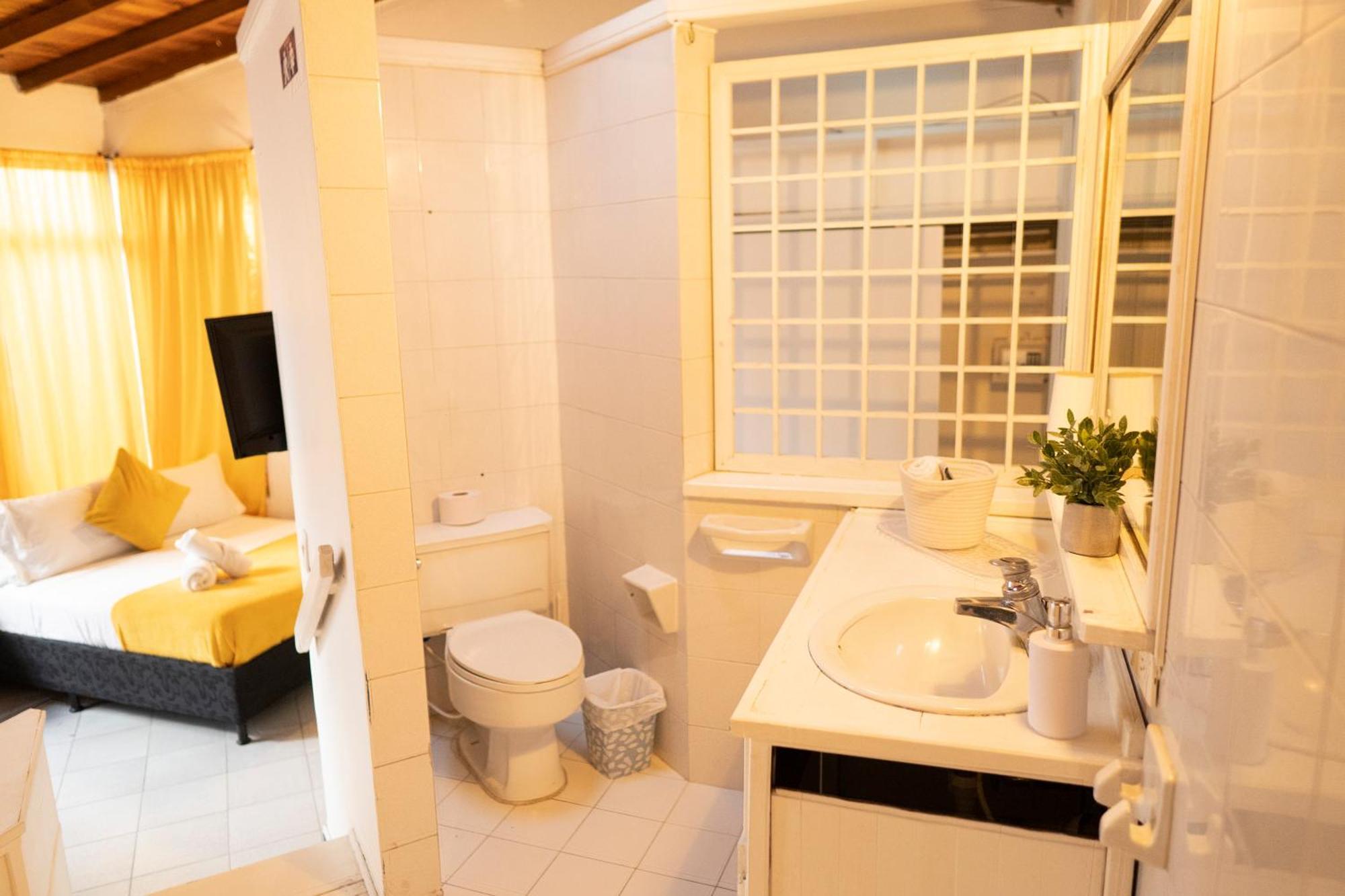 Africa House-Casa Hotel Laureles-La70 Medellín Kültér fotó