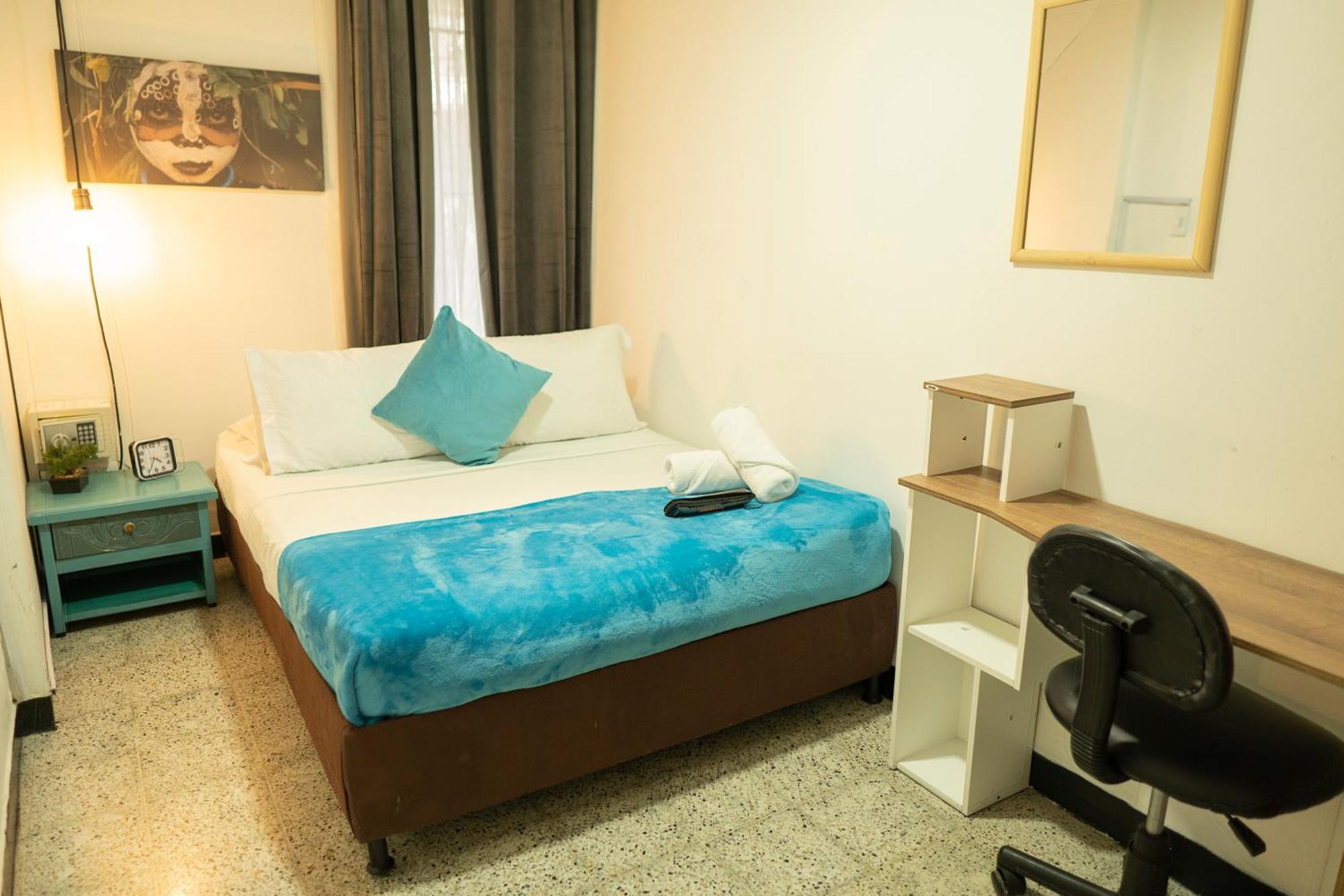 Africa House-Casa Hotel Laureles-La70 Medellín Kültér fotó