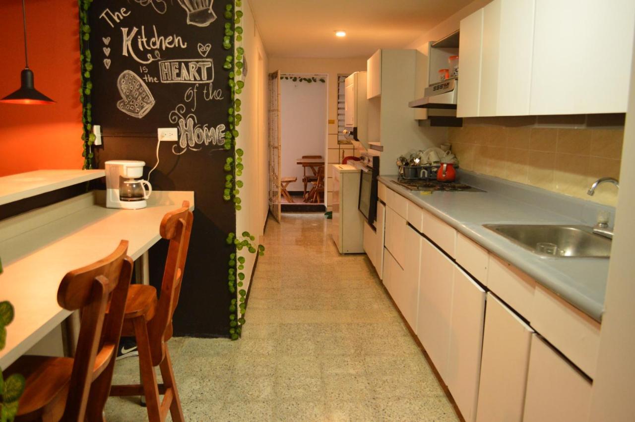 Africa House-Casa Hotel Laureles-La70 Medellín Kültér fotó